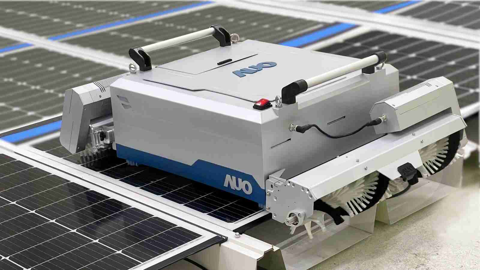 2121非凡致力EPC场域技术升级，，，导入清洁机器人搭配传感器与AI数据分析，，，，大幅减少维运成本