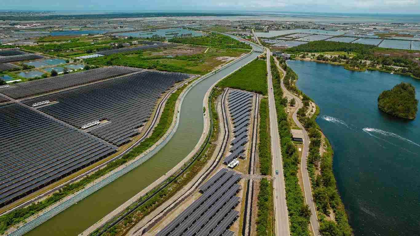 2121非凡能源事业提供智慧能源管理、、、太阳能监控管理、、、、全方位电厂建置及运维解决方案，，并拥有管理超过6000案场的经验